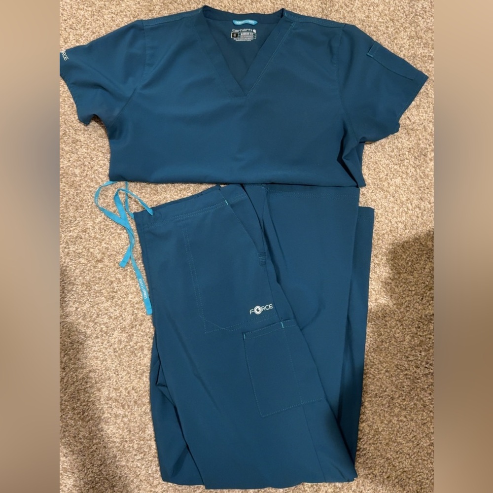 Women's M carhartt scrubs